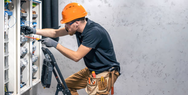 Best Commercial Electrician Services  in Maplewood, MN