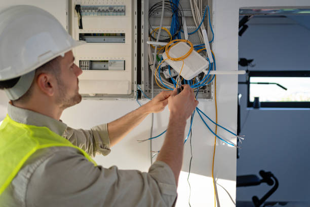 Best Electrical Contractors for Businesses  in Maplewood, MN